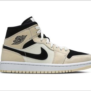 Air Jordan 1 Mid Sneakers BQ6472-800 BRAND NEW WITH BOX SIZE W10